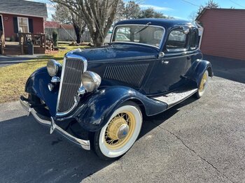 1934 Ford Deluxe