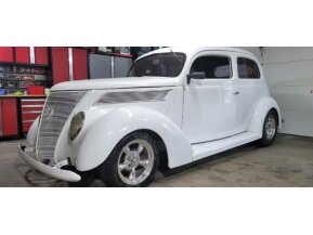 1937 Ford Deluxe
