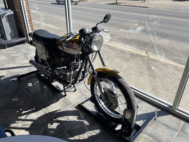 Triumph motorcycle for sale best sale near me