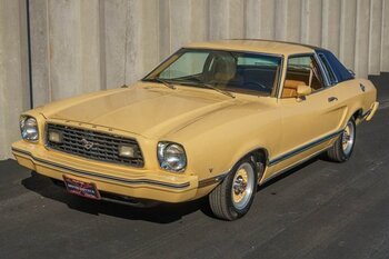 1977 Ford Mustang