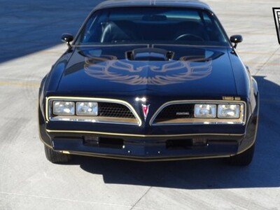 1977 Pontiac Firebird Trans Am: The Star of Smokey and the Bandit ...