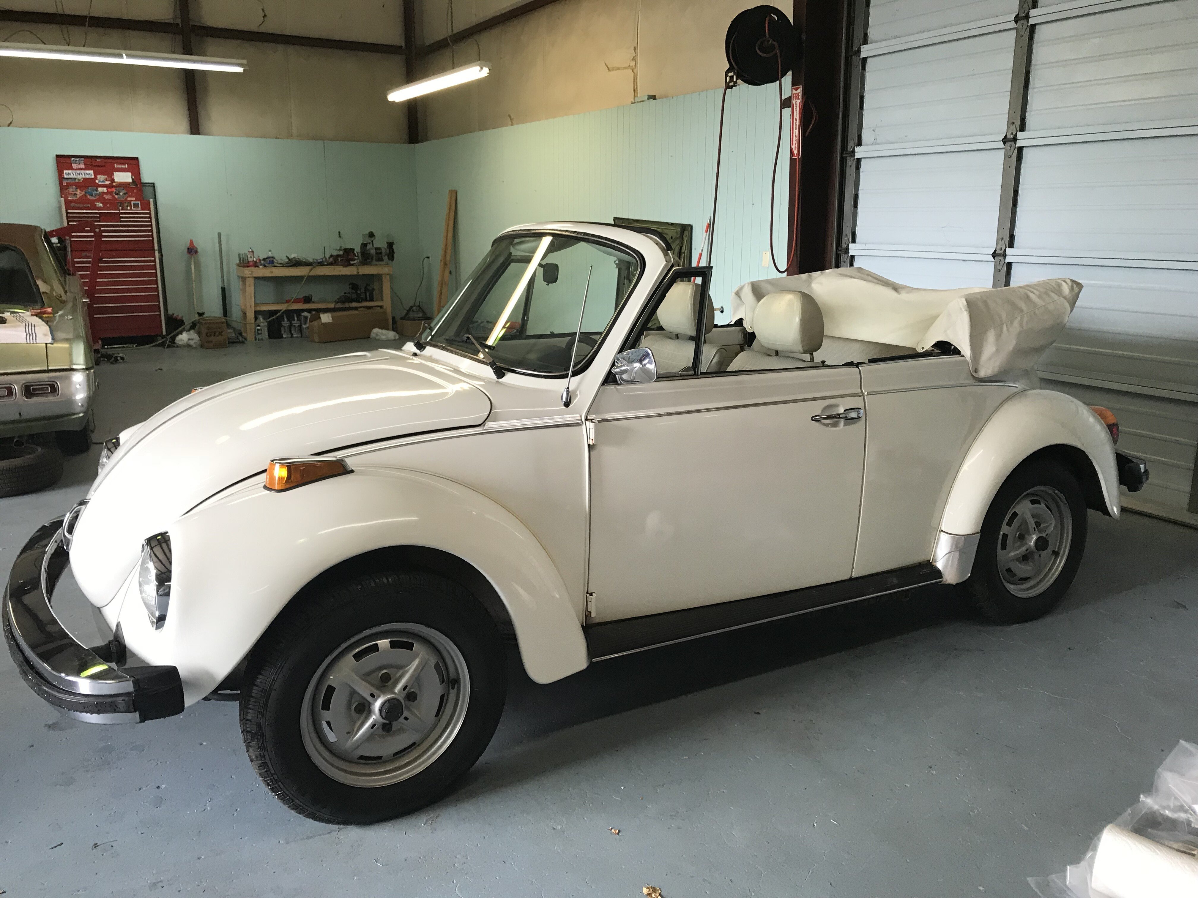1977-Volkswagen-Beetle-Import%20Classics--Car-101125068-523239a6c1a385e90fed846334328774.jpg