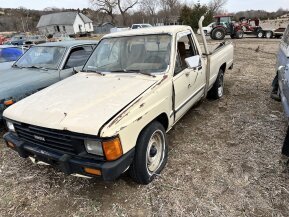 1985 Toyota Pickup 2WD Regular Cab 1-Ton