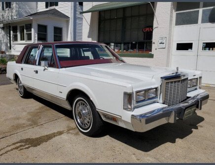 Photo 1 for 1986 Lincoln Town Car