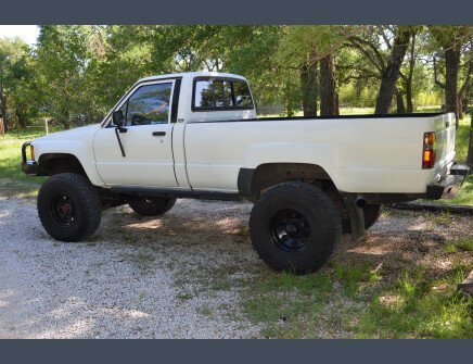 Photo 1 for 1986 Toyota Pickup 4x4 Regular Cab Deluxe for Sale by Owner