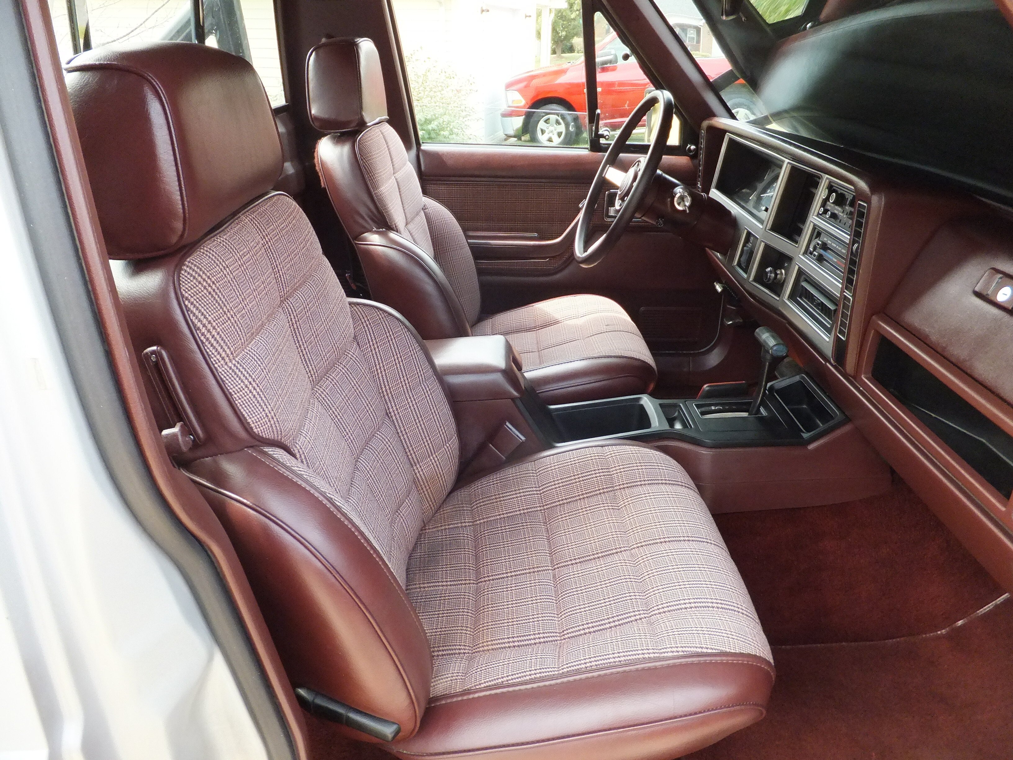 1987 Jeep Comanche 4x4 Laredo Long Bed