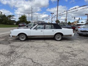 1987 Lincoln Town Car Signature for sale 101794137