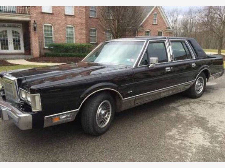 1988 Lincoln Town Car Signature For Sale Near Woodland Hills