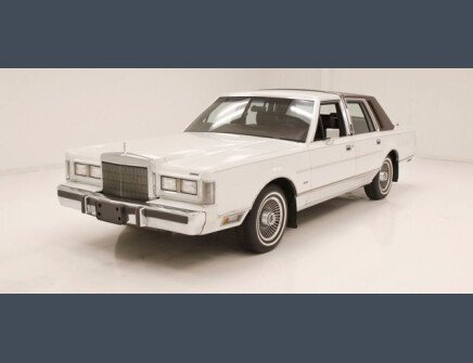 Photo 1 for 1988 Lincoln Town Car