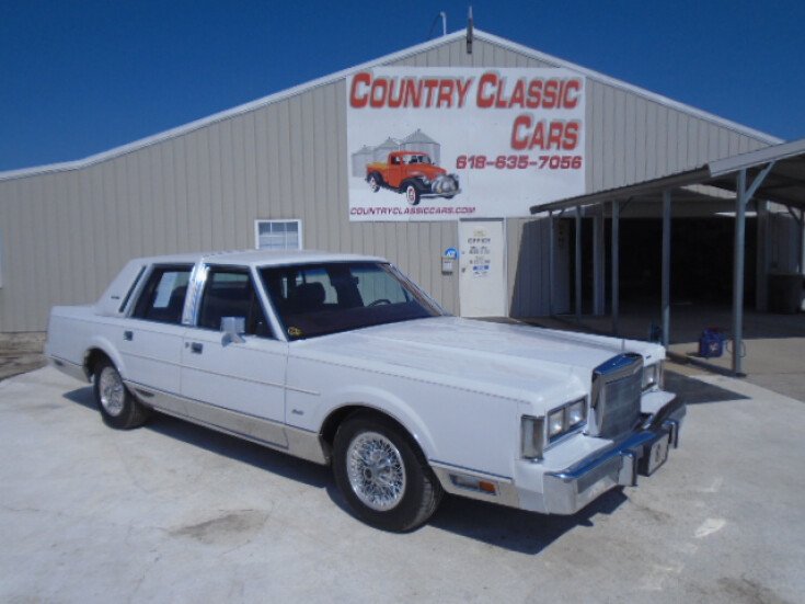 Photo for 1988 Lincoln Town Car