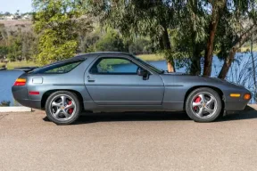 1988 Porsche 928 S4