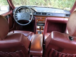 1990 Mercedes-Benz 300E 3