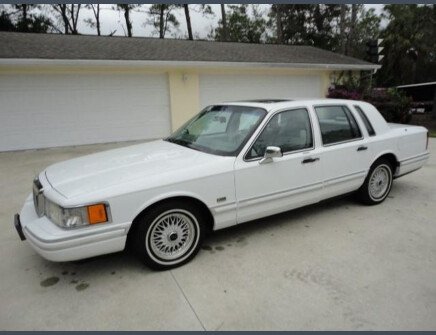 Photo 1 for 1992 Lincoln Town Car Signature w/ Special Edition