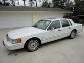 1992 Lincoln Town Car Signature w/ Special Edition