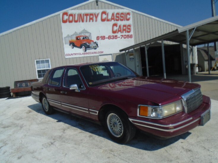 Photo for 1993 Lincoln Town Car