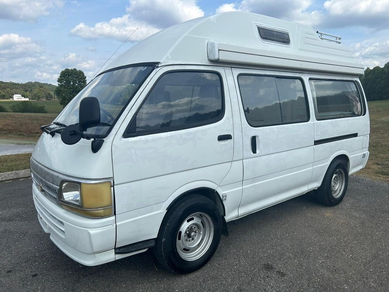 Toyota hiace 12 shop seater van for sale