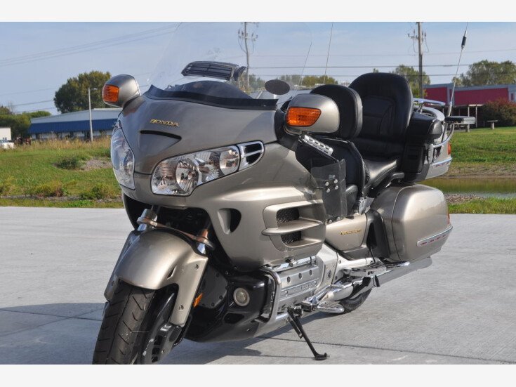 Thumbnail Photo undefined for 2002 Honda Gold Wing