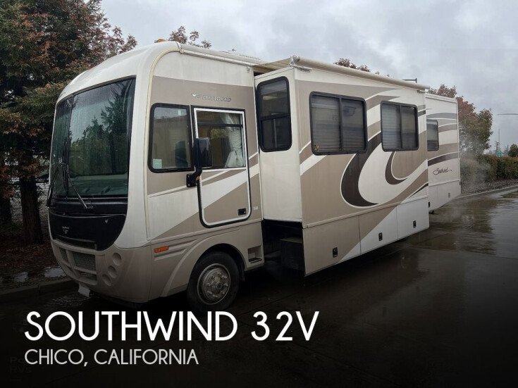 Thumbnail Photo undefined for 2005 Fleetwood Southwind