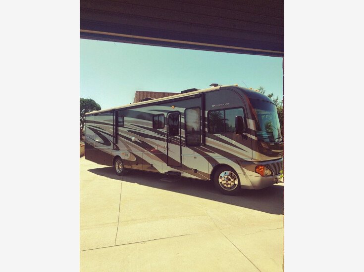 Thumbnail Photo undefined for 2009 Fleetwood Pace Arrow 36U