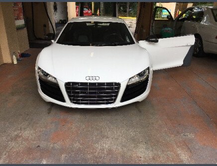 Photo 1 for 2011 Audi R8 5.2 Coupe for Sale by Owner