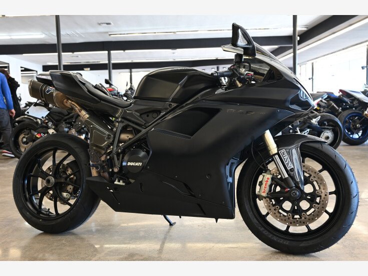Photo for New 2011 Ducati Superbike 848 EVO