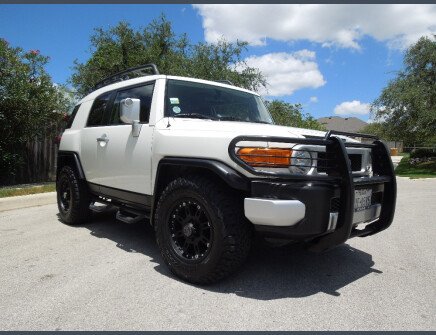 Photo 1 for 2011 Toyota FJ Cruiser 2WD for Sale by Owner