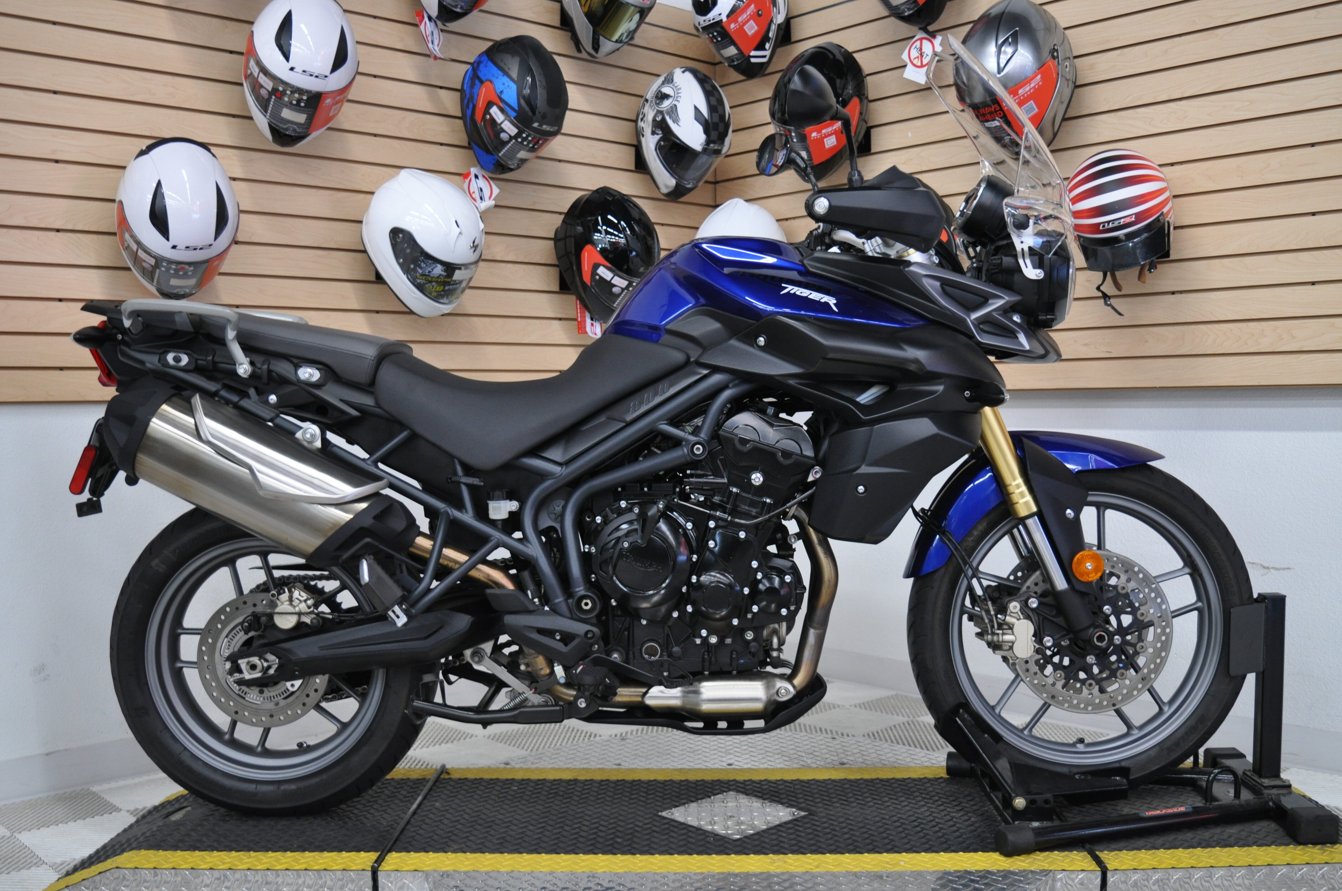 triumph tiger 800 price