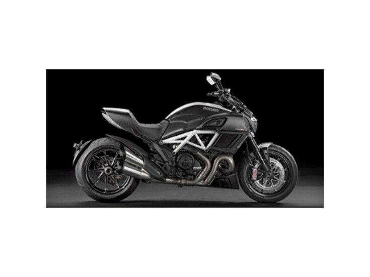 2015 Ducati Diavel Carbon specifications