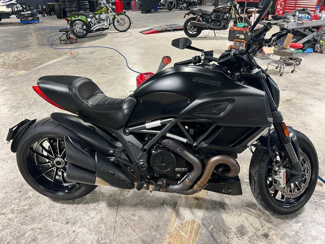 Used ducati clearance diavel