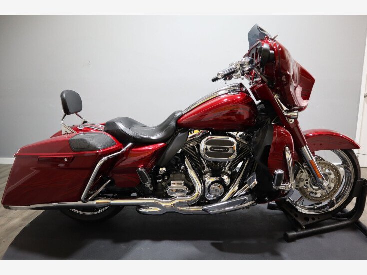 Thumbnail Photo undefined for 2016 Harley-Davidson CVO