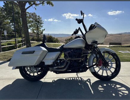Photo 1 for 2016 Harley-Davidson Touring Road Glide Custom for Sale by Owner