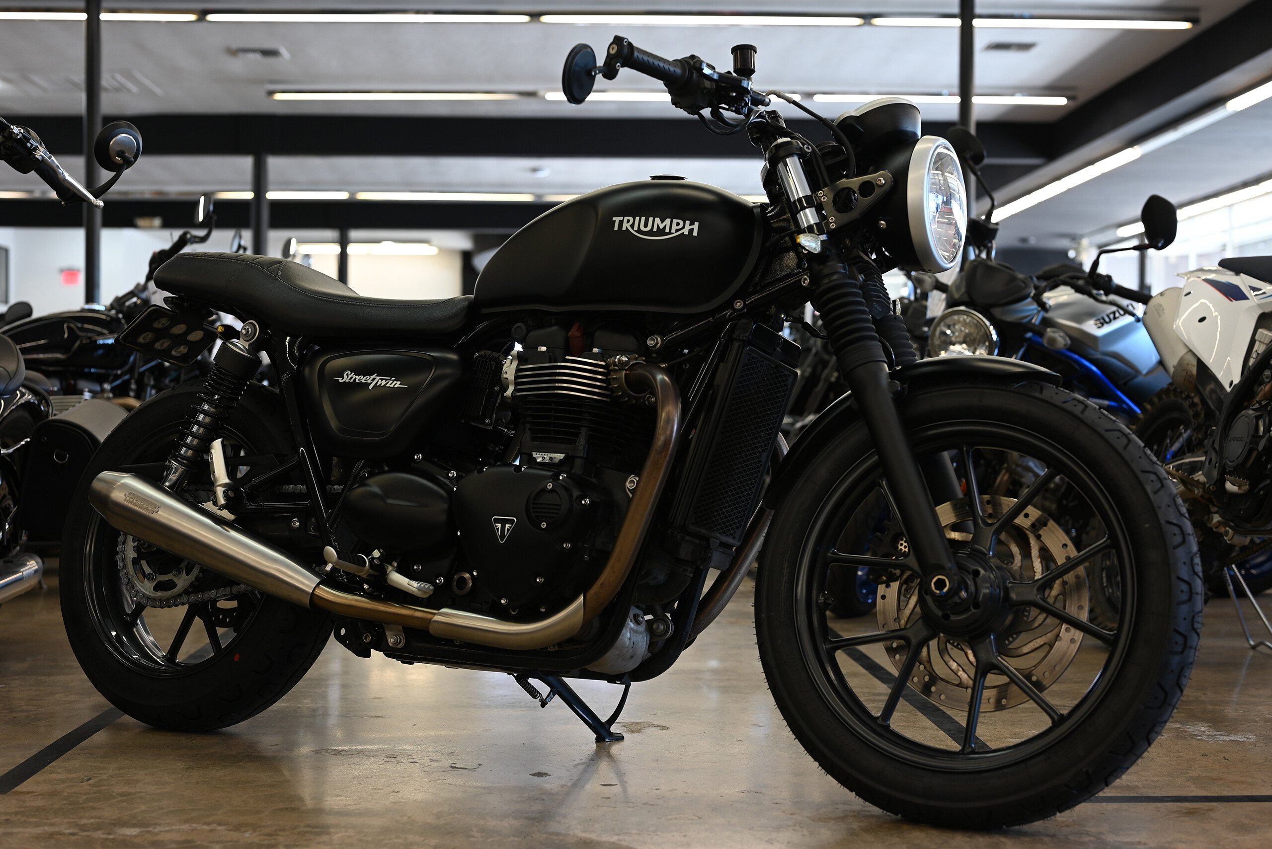 Triumph street twin for sale online craigslist