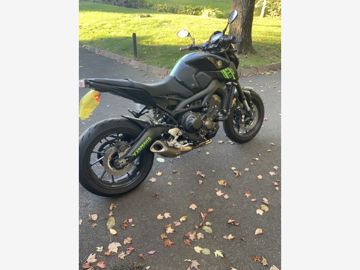 Thumbnail Photo undefined for 2016 Yamaha FZ-09