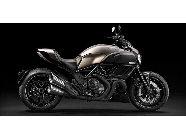 2017 Ducati Diavel Titanium specifications