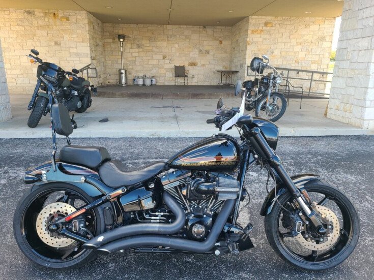 Thumbnail Photo undefined for 2017 Harley-Davidson CVO Breakout