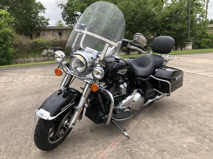 Thumbnail Photo undefined for 2017 Harley-Davidson Touring