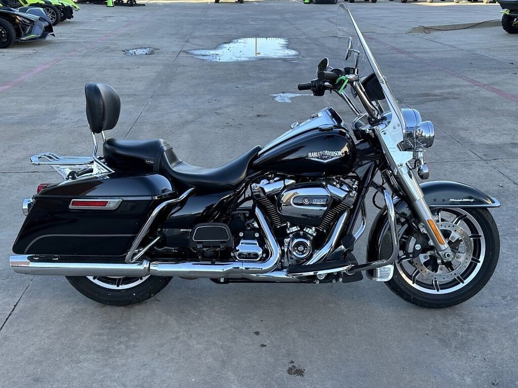 Used harley davidson road best sale king for sale near me