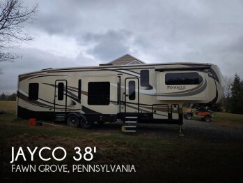 2017 JAYCO Pinnacle