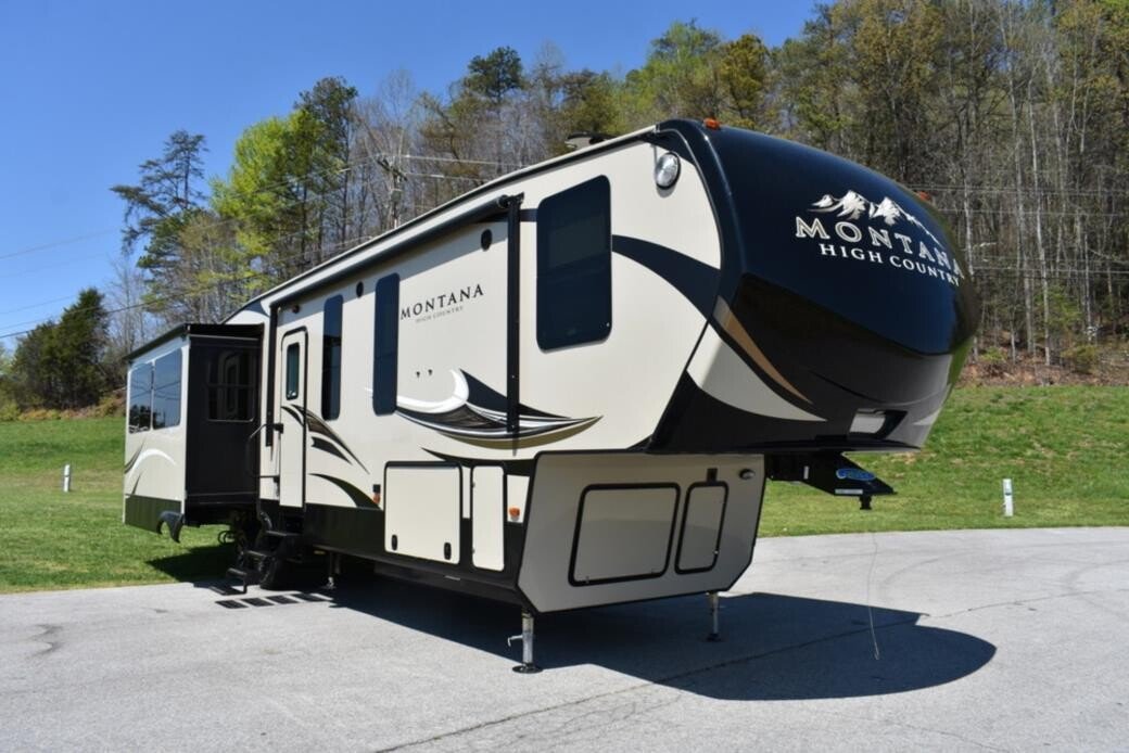 montana travel trailer