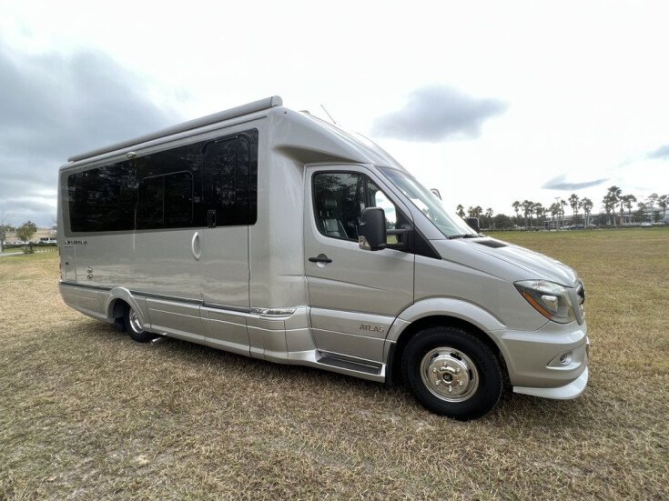 Thumbnail Photo undefined for 2018 Airstream Atlas
