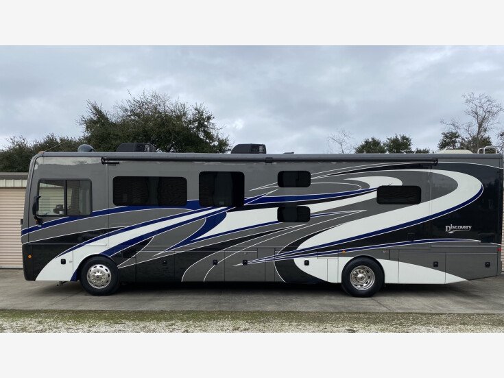 Thumbnail Photo undefined for 2018 Fleetwood Discovery 38N
