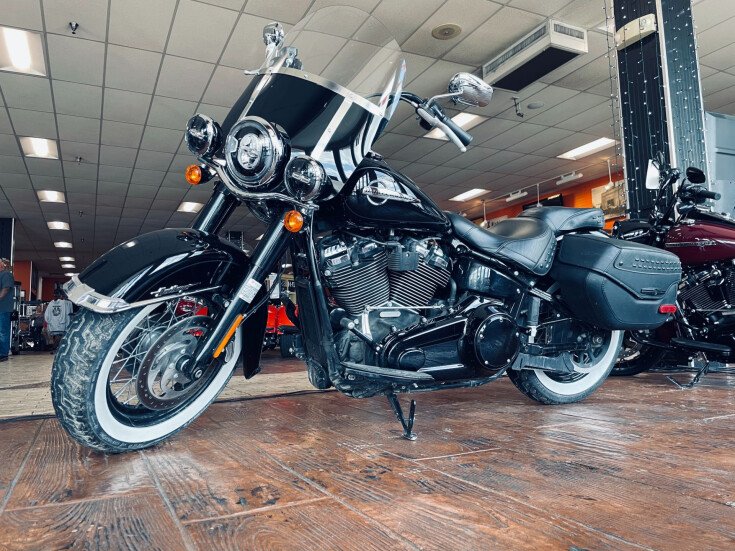 Thumbnail Photo undefined for 2018 Harley-Davidson Softail Heritage Classic