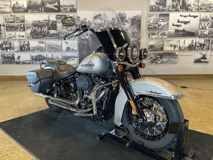 Thumbnail Photo undefined for 2018 Harley-Davidson Softail Heritage Classic 114