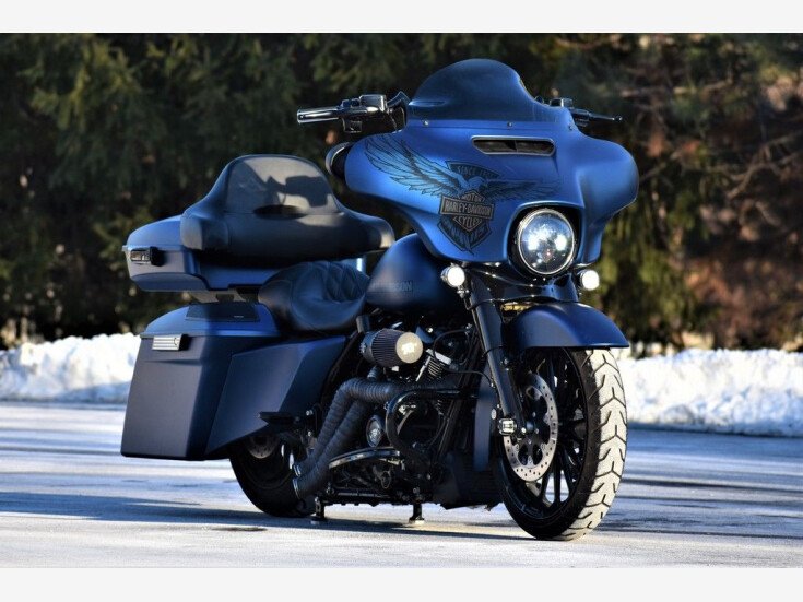 Thumbnail Photo undefined for 2018 Harley-Davidson Touring Street Glide Special 115th Anniversary
