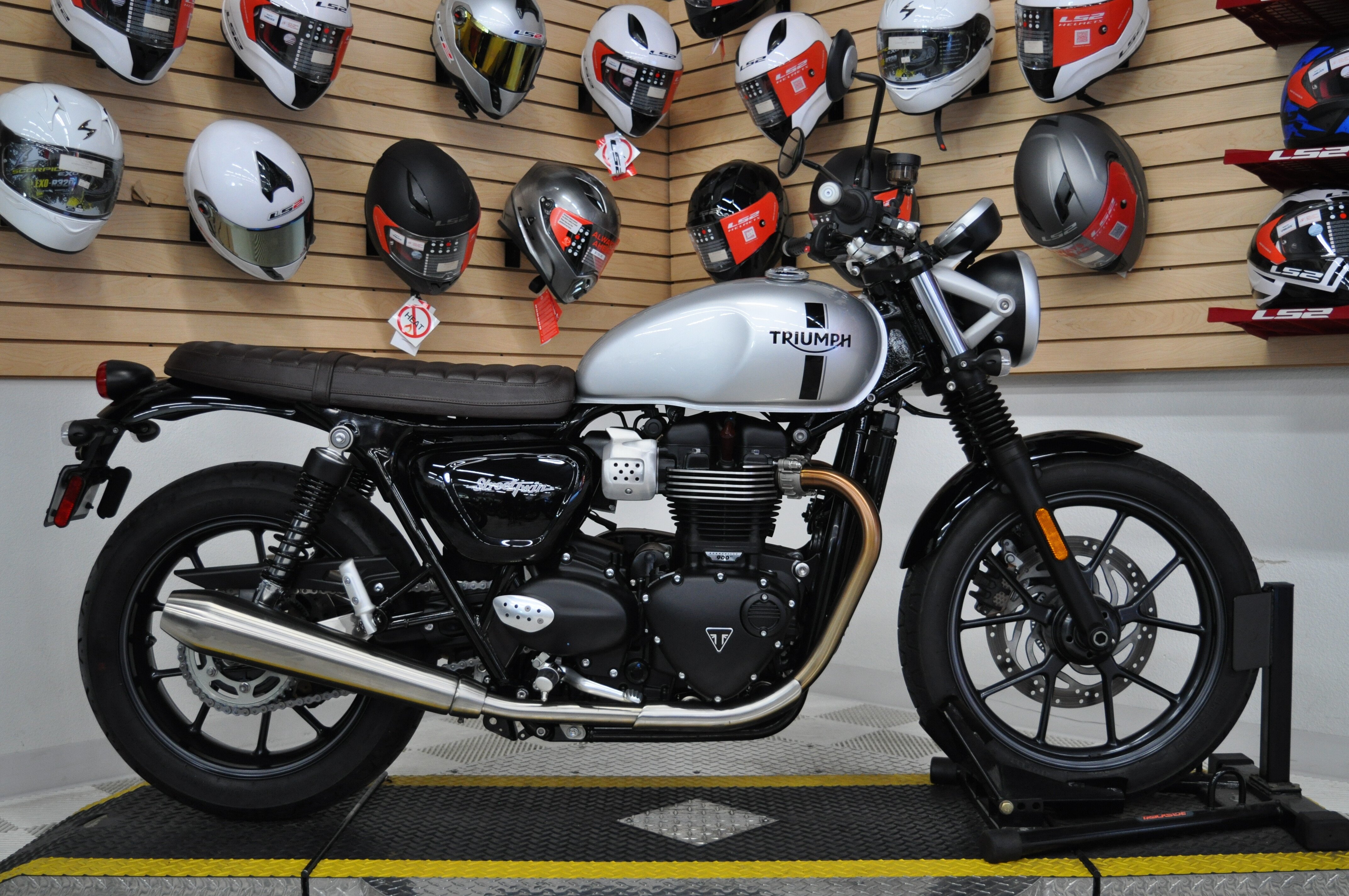 triumph street twin autotrader