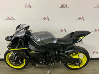 2018 Yamaha YZF-R1 S