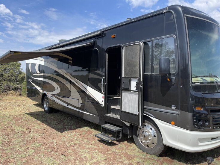 Thumbnail Photo undefined for 2019 Fleetwood Bounder 35P