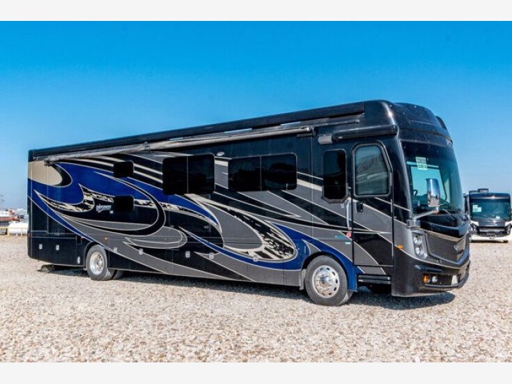 Photo for 2019 Fleetwood Discovery 40G