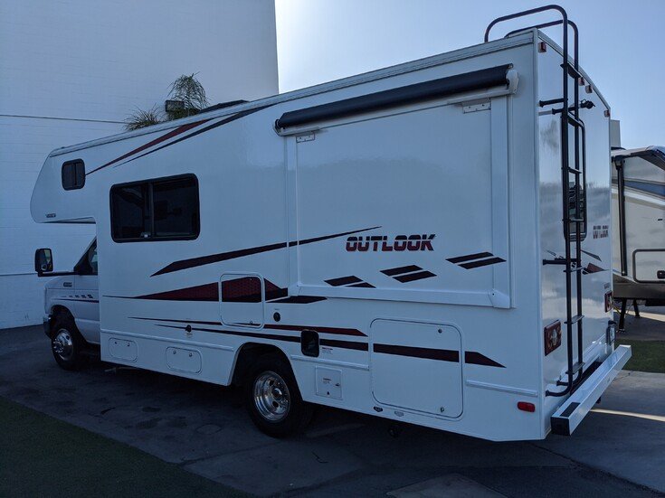 Thumbnail Photo undefined for 2019 Winnebago Outlook 22C