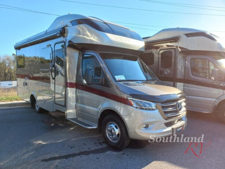Thumbnail Photo undefined for 2020 Tiffin Wayfarer